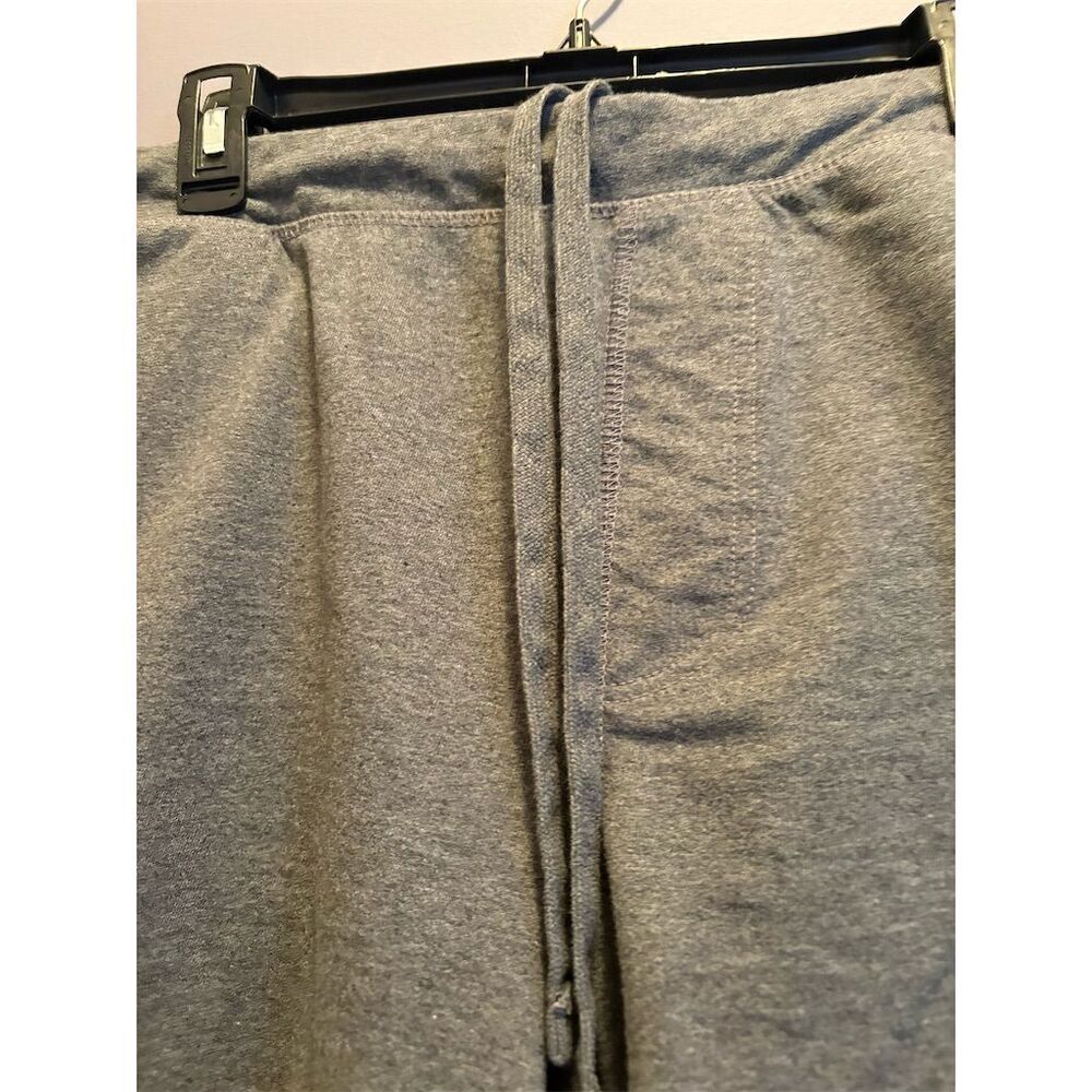 Eddie Bauer Men's 2XL Gray Sweat Lounge Shorts w/ Zippered Pockets - Picture 2 of 12